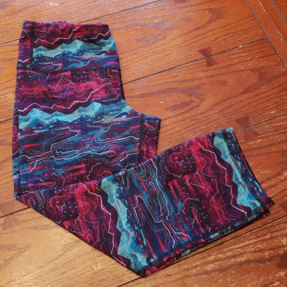 Patagonia Pants - Women's Patagonia Multi Colored Capri Pants